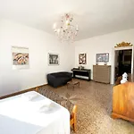 Ca\' Samuele Authentic Venetian Apartment